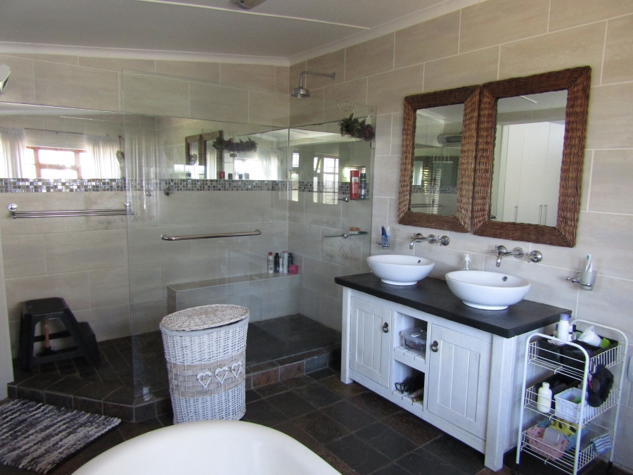 3 Bedroom Property for Sale in Humansdorp Eastern Cape